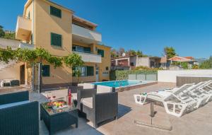 One-Bedroom Apartment In Solin - 3hvězdičkové hotely ve městě Solin