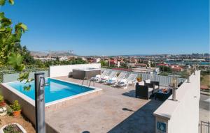 One-Bedroom Apartment In Solin