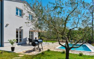 3 Bedroom Awesome Home In Paldigija