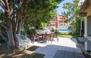 Awesome Home In Trilj