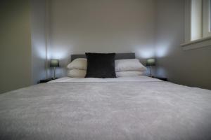 Signature - Sunnyside House