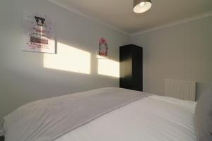 Signature - Sunnyside House