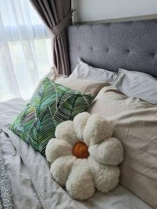 Studio Room near Gleneagles @ Embassy Row KLCC