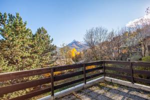 Chalet confortable à Briançon avec vue sur montagne