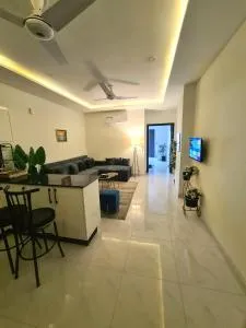 1 Bed Modern Apartment, Pool, Gym, Cinema - Kānjra