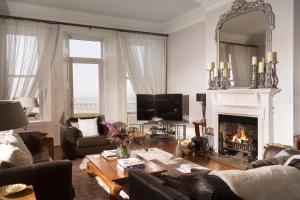 Harbour Heights by Bloom Stays