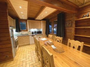 Chalets LE LOUP Chalet en bois : photos des chambres