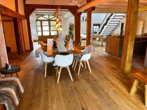 Villa dexception LA BELLE DES VOSGES 4 étoiles, bain nordique, sauna, billard etc