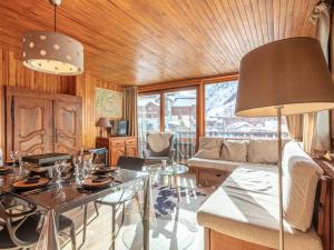 Appartement central et lumineux à Val-dIsère, proche des pistes et commodités - FR-1-694-221