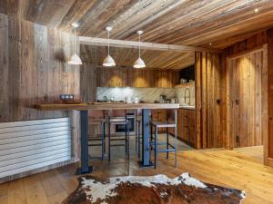 Appartement luxe 4 pièces + studio, terrasse Sud, centre Val-dIsère, 2023, 8 personnes - FR-1-694-149