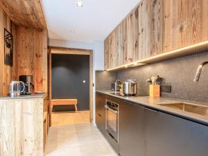 Appartement raffiné avec accès direct aux pistes, wifi et parking 2 places - FR-1-694-346