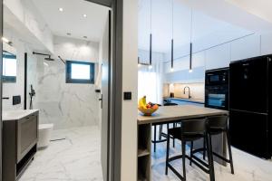 Rhodes Center Luxury Apartments #2