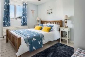 Two-Bedroom Cottage room in Wooda Farm Holidays