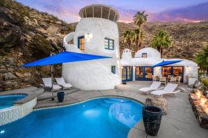 Santorini House Panoramic Palm Springs Views