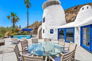 Santorini House Panoramic Palm Springs Views