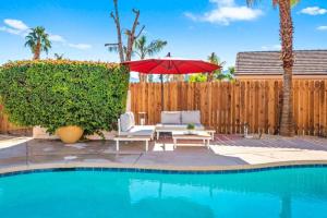 Palm Tree Inn Home With Gated Pool Perfect For Families