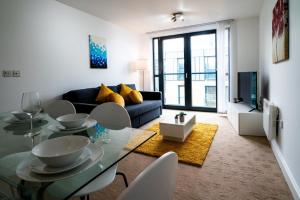 Southside Apartments, Sleeps 4, Free Parking.