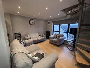 The Coastal Apartment - Homestay - 萨顿