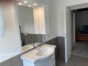 La casa del Pino a due passi dal lago