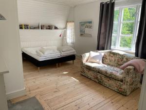 Mysigt hus för 2 familjer