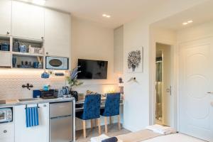 Central Kifissia BLέ LÍMε ÁPPεROL Malomar Homing