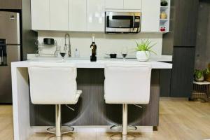 Cómodo y lujoso apartamento frente a Macroplaza