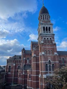 Stay in Artist’s Gallery