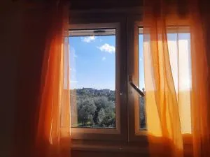 Suburbs Georgia's loft in country side 15' from the Airport - Leondárion