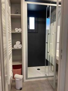 Chalets Cottage La Petite Bauloise - Piscine sous dome - Parking : photos des chambres