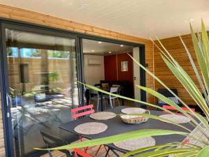 Chalets Cottage La Petite Bauloise - Piscine sous dome - Parking : photos des chambres