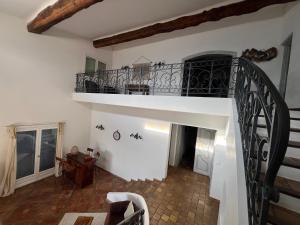 Villa provençale calme avec piscine chauffée 6 ch