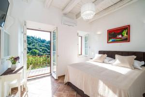 Peaceful Villa Palma with a pool in Dubrovnik