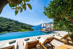 Peaceful Villa Palma with a pool in Dubrovnik