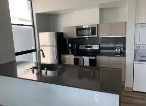 Modern 2-Bedroom Apartment in Little Italy