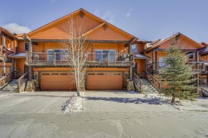 Park City Townhome with Hot Tub and Mountain Views!