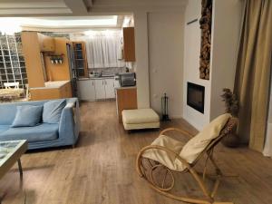 Achilles Apartment