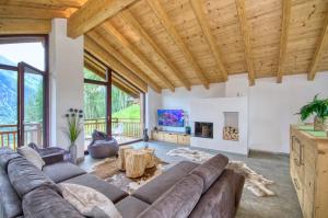 Ski-in Ski-out Chalet Maiskogel "Bergli" - by Alpen Apartments