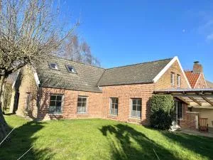 Dat Dörphuus - Upleward