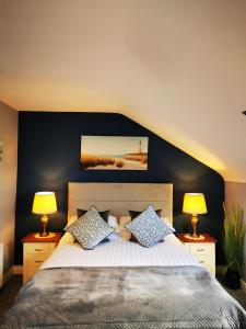 Superior Triple Room with Sea View room in Ocean Heights B&B