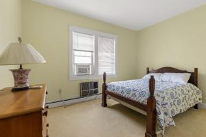 6 10th Bottom Apartment