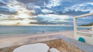 Baan Casita With Private Seaside Cottage