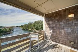 Hatteras Island Hideaway Waterfront, Canal Access - Frisco