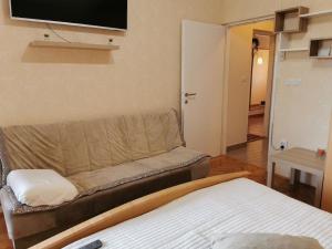 Studio für 2 Personen 1 Kind ca 32 qm in Rab - Barbat, Kvarner Bucht Rab - b45184