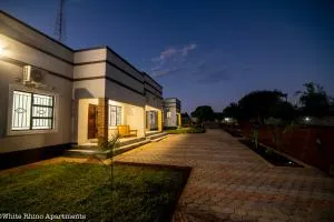 White Rhino apartments & tours - Jenga Jenga