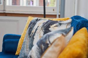 4 Beds, 2 Baths - Business & Family Stays - FREE WiFi