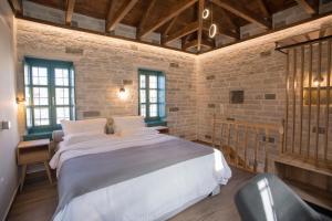 MAKRIS Papigo Luxury suites