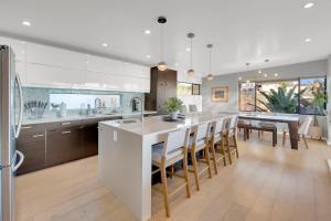 New! Luxury 5BR, WArcade, Sauna, Views, Fire Pit!