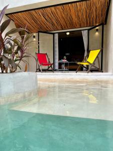 Jungle Gem with Swim-Up Pool & Easy Paved Access