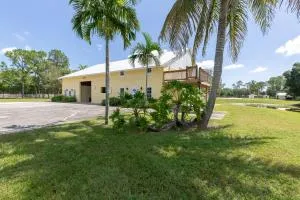 Lakeside main Level Appt - Pahokee