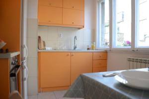 Bright & Quiet - Skadarlija